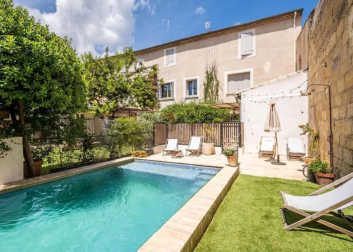 Maison 1634 - Climatisation, Piscine, Parking, Centre Ville, Petit-Dejeuner Compris